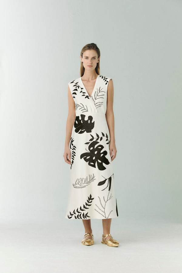 Gualanday Canvas Hand Embroidered Midi Dress / Ecru Black