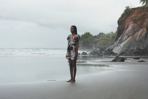 Quinto Sol Linen Mini Dress / Black Palms