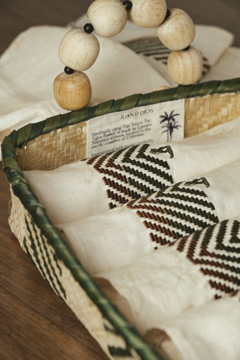Egua Embrodered Linen Towels / Set of 2